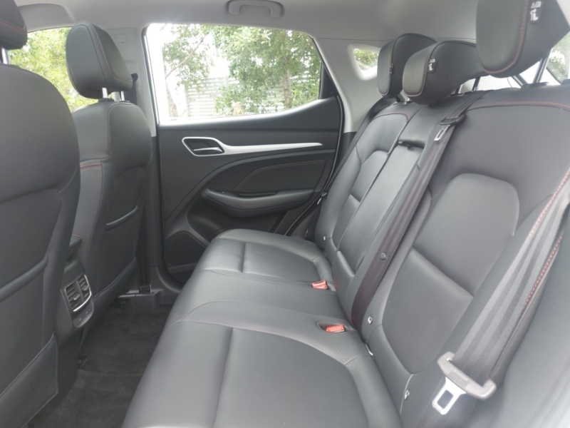 MG ZS 130Kw Trophy Ev 51Kwh White #6