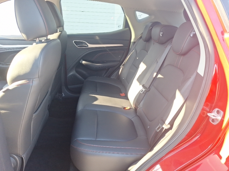 MG ZS 1.0T Gdi Exclusive Red #6