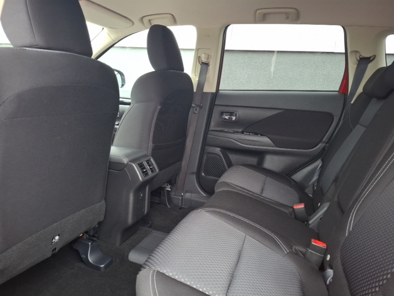 Mitsubishi Outlander 2.4 Phev Design Red #6