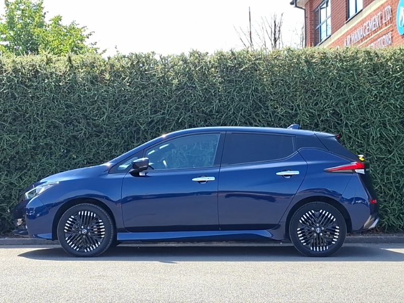 Nissan Leaf 160Kw E N-connecta 59Kwh Blue #4
