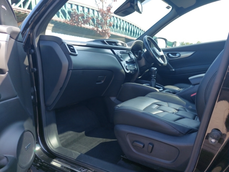 Nissan Qashqai 1.7 Dci Tekna NL70PYA Black #5