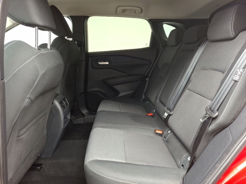 Nissan Qashqai 1.3 Dig-t Mh N-connecta KR71ULV Red #6
