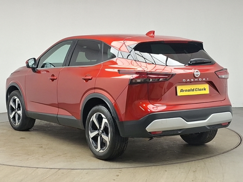 Nissan Qashqai 1.3 Dig-t Mh N-connecta KR71ULV Red #2