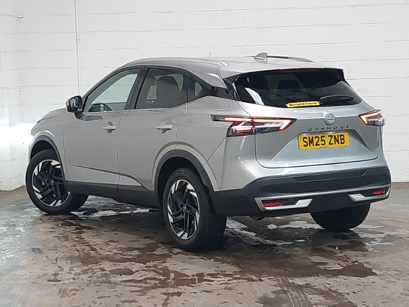 Nissan Qashqai 1.3 Dig-t Mh N-connecta Silver #2