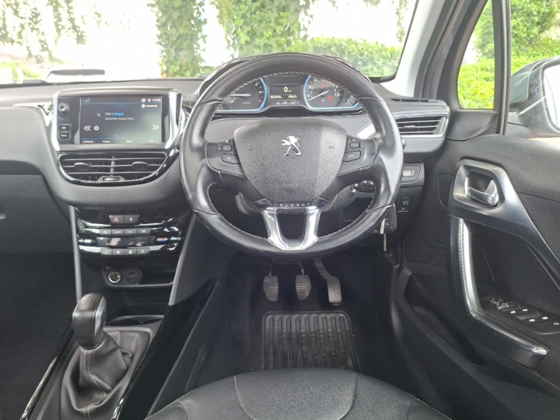 Peugeot 2008 Allure Premium Red #8