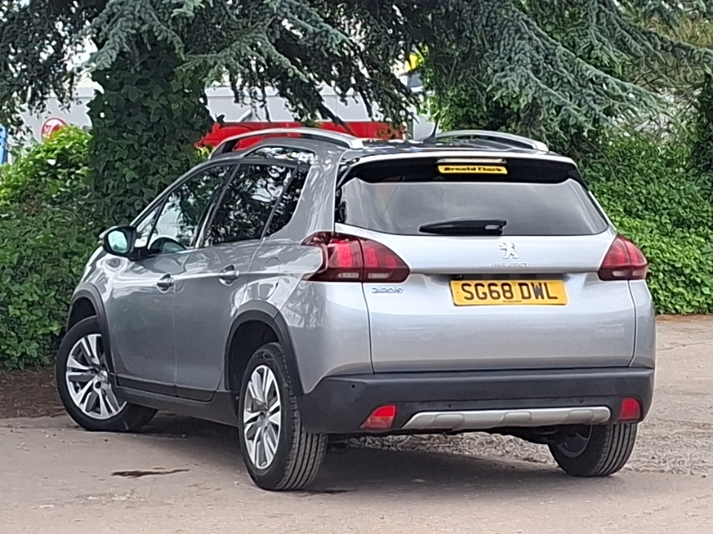 Peugeot 2008 1.2 Puretech Allure Premium Start Stop Grey #2