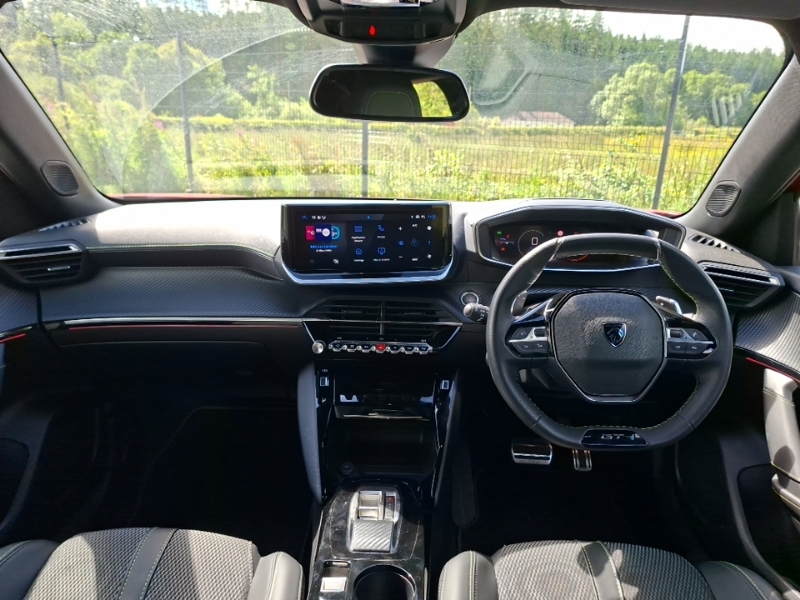 Peugeot 2008 1.2 Hybrid 136 Gt E-dsc6 Red #3