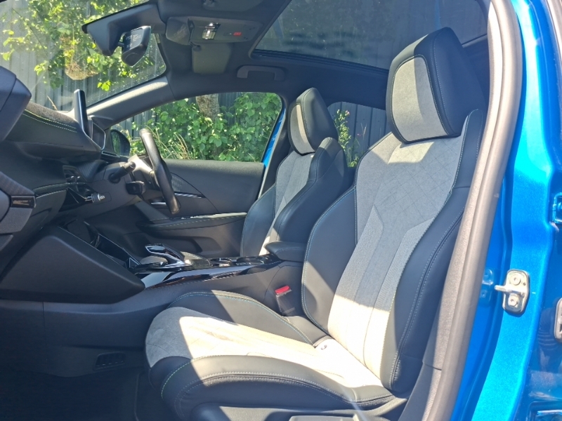 Peugeot e-208 100Kw Gt 50Kwh Blue #5