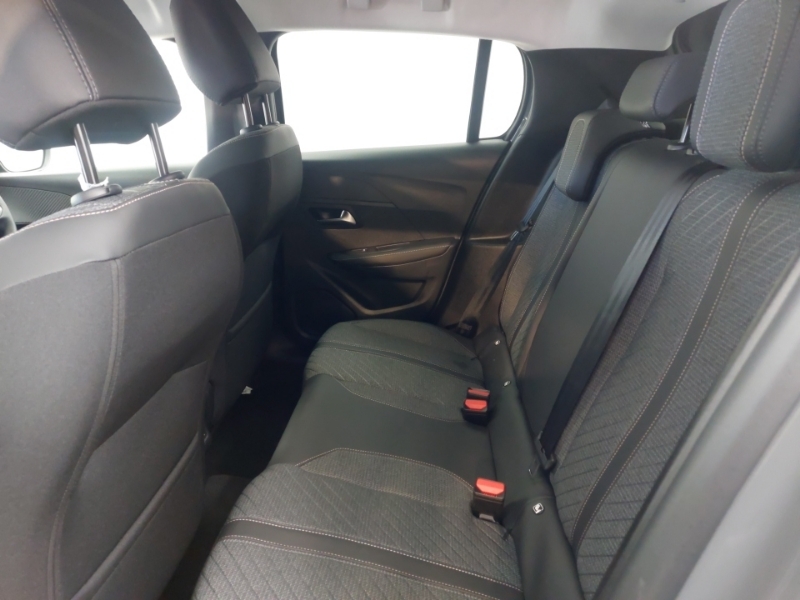 Peugeot 208 1.2 Puretech 100 Allure Black #6