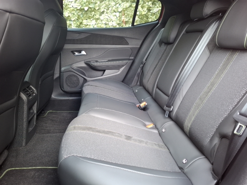 Peugeot 408 1.2 Hybrid 136 Gt E-dsc6 Red #6