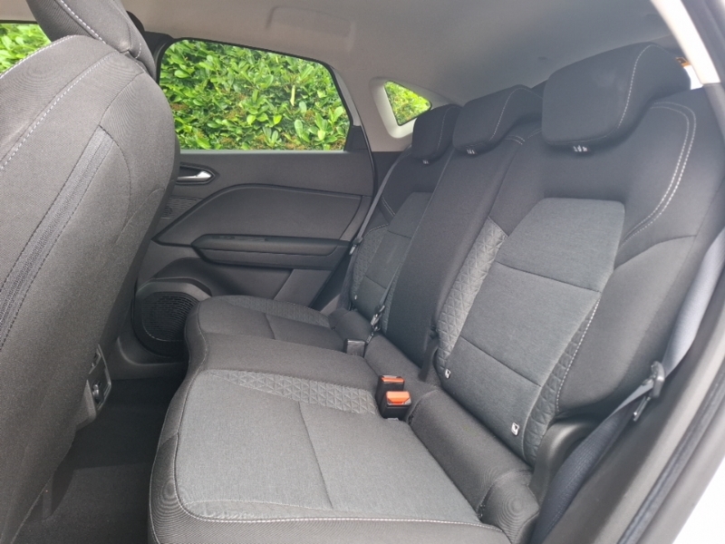 Renault Captur 1.6 E-tech Full Hybrid 145 Evolution White #6