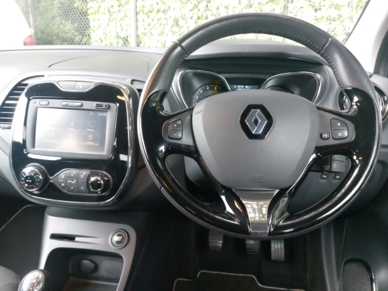 Renault Captur  Black #8