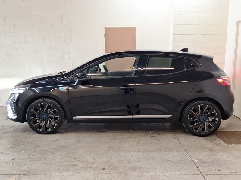Renault Clio 1.6 E-tech Full Hybrid 145 Esprit Alpine Black #4