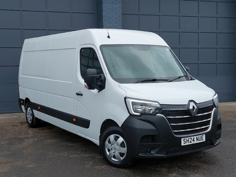 Renault Master Lm35 Blue Dci 135 Advance Medium Roof Van White