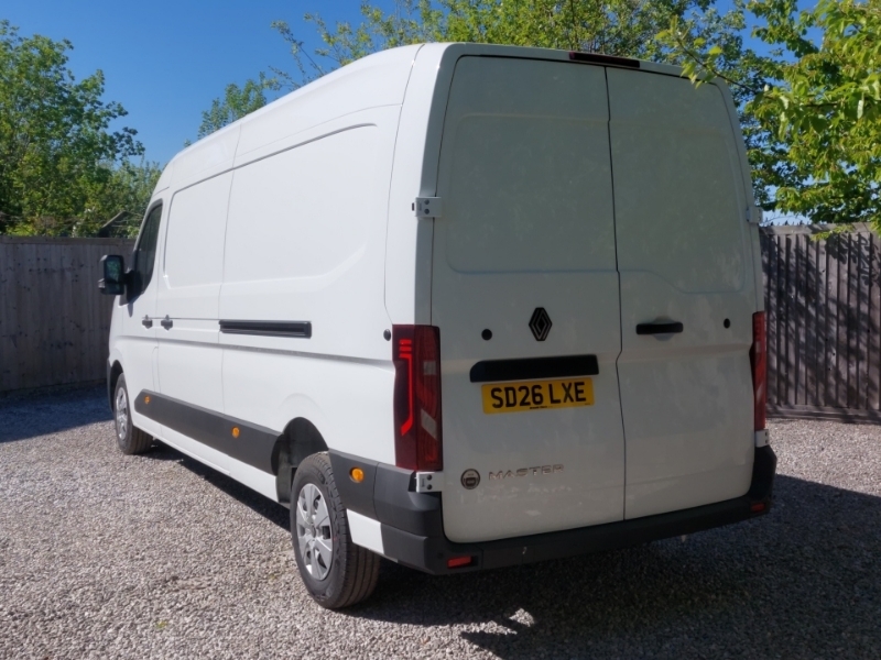 Renault Master Lm35 Blue Dci 150 Advance Medium Roof Van White #2