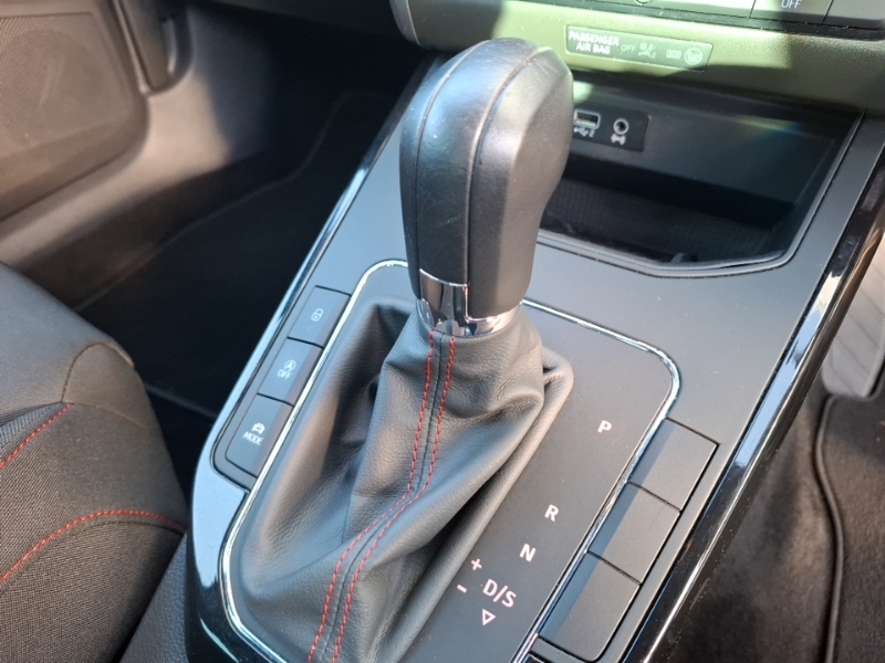 Seat Arona  Red #17