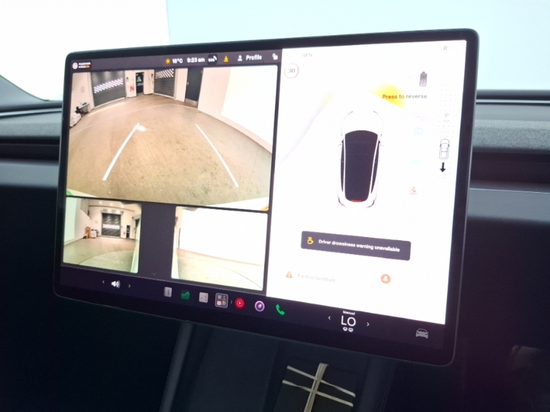 Tesla Model 3 Saloon White #9