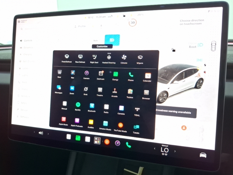Tesla Model 3 Saloon White #16