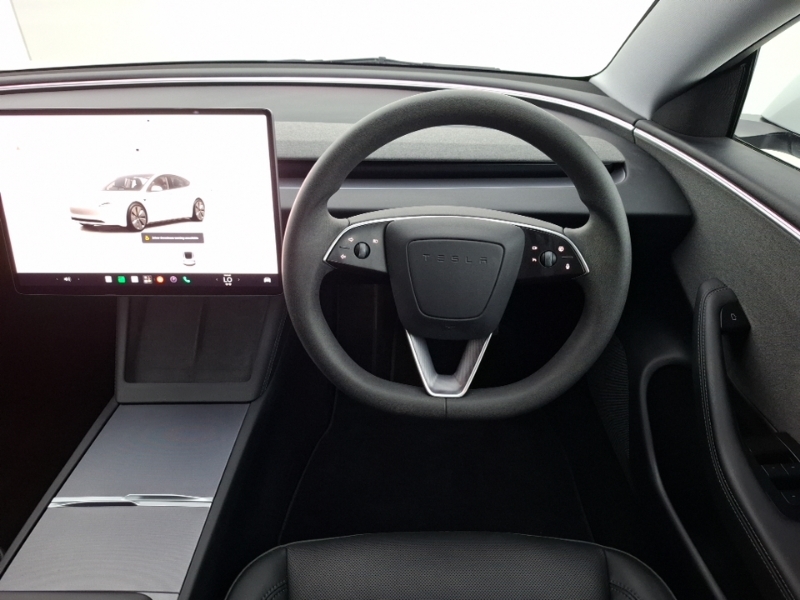 Tesla Model 3 Saloon White #8