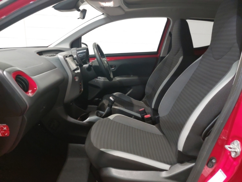 Toyota Aygo 1.0 Vvt-i X-plore Tss Red #5