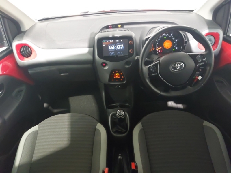 Toyota Aygo 1.0 Vvt-i X-plore Tss Red #3