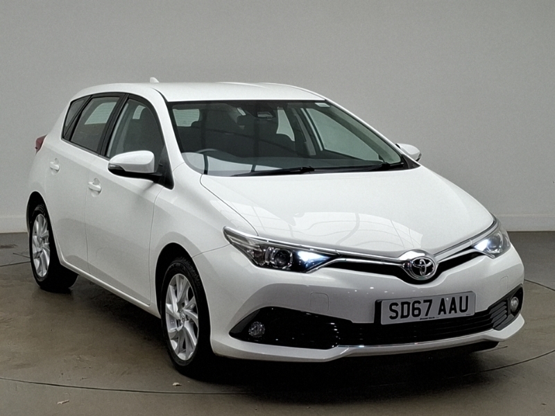 Toyota Auris 1.2T Icon Tss White
