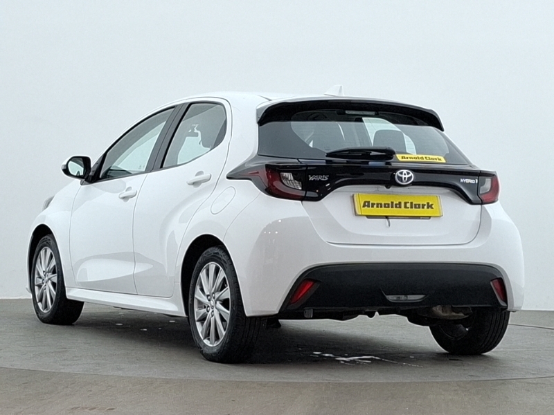 Toyota Yaris 1.5 Hybrid Icon Cvt Nav White #2