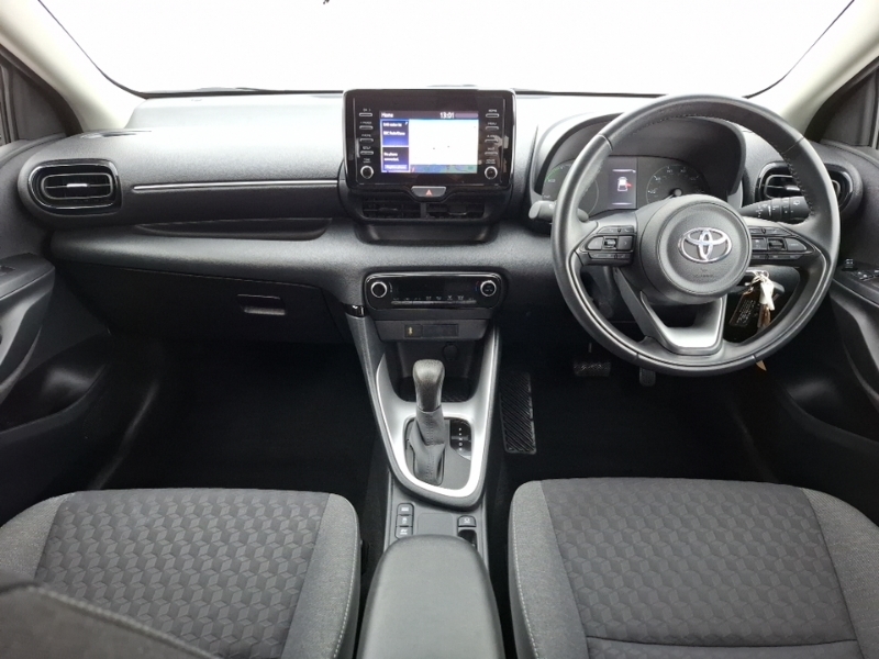 Toyota Yaris 1.5 Hybrid Icon Cvt Nav White #3