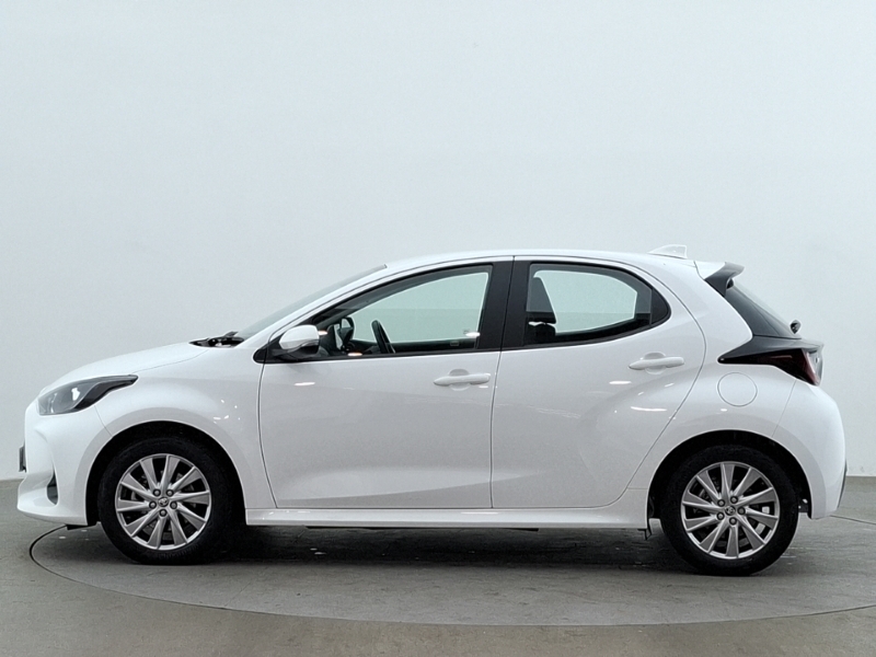 Toyota Yaris 1.5 Hybrid Icon Cvt Nav White #4
