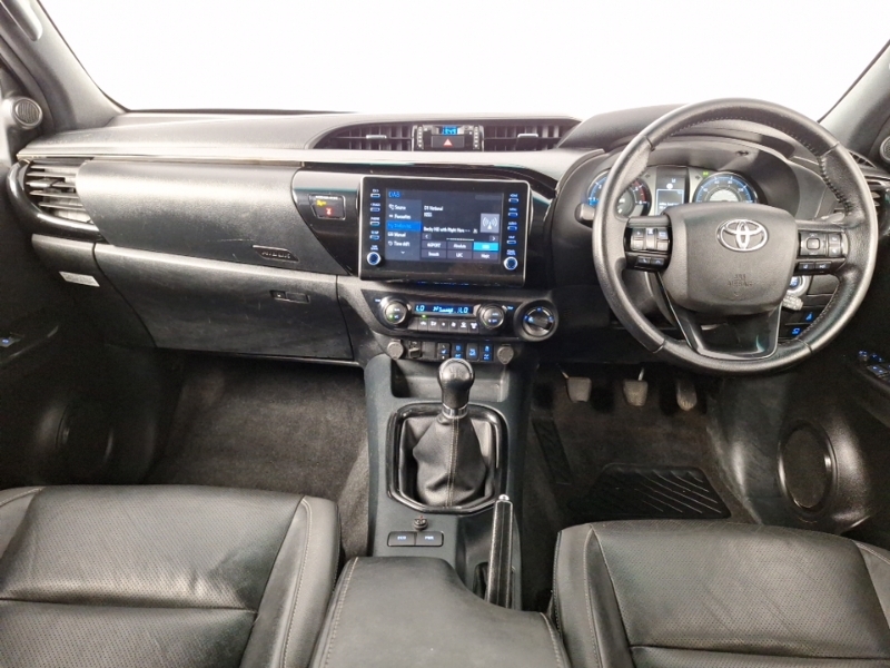 Toyota HILUX Invincible X Dcab Pick Up 2.8 D-4d Black #3