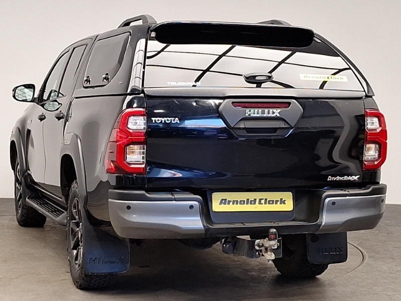 Toyota HILUX Invincible X Dcab Pick Up 2.8 D-4d Black #2