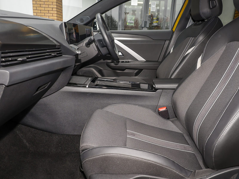 Vauxhall Astra 115Kw Gs 54Kwh Yellow #3