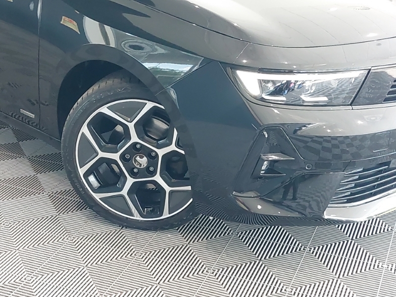 Vauxhall Astra Ultimate White #20