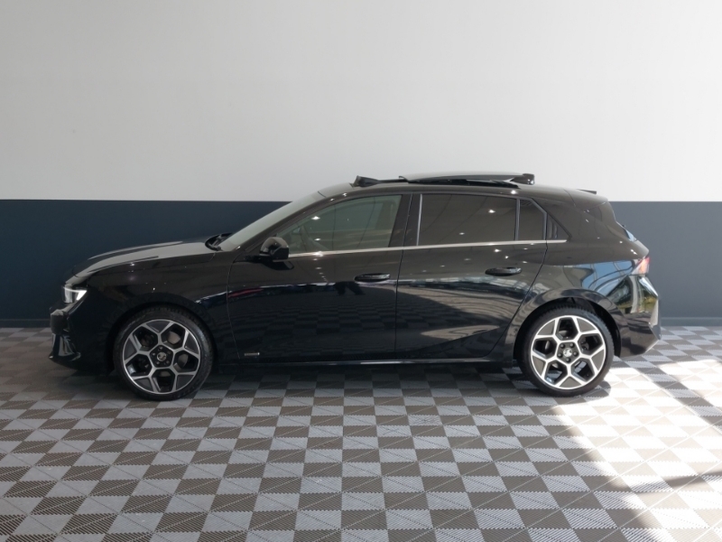 Vauxhall Astra 1.5 Turbo D Ultimate Black #4