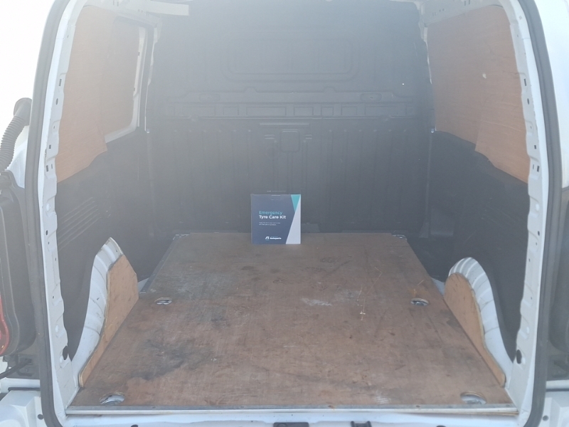 Vauxhall Combo Diesel White #18