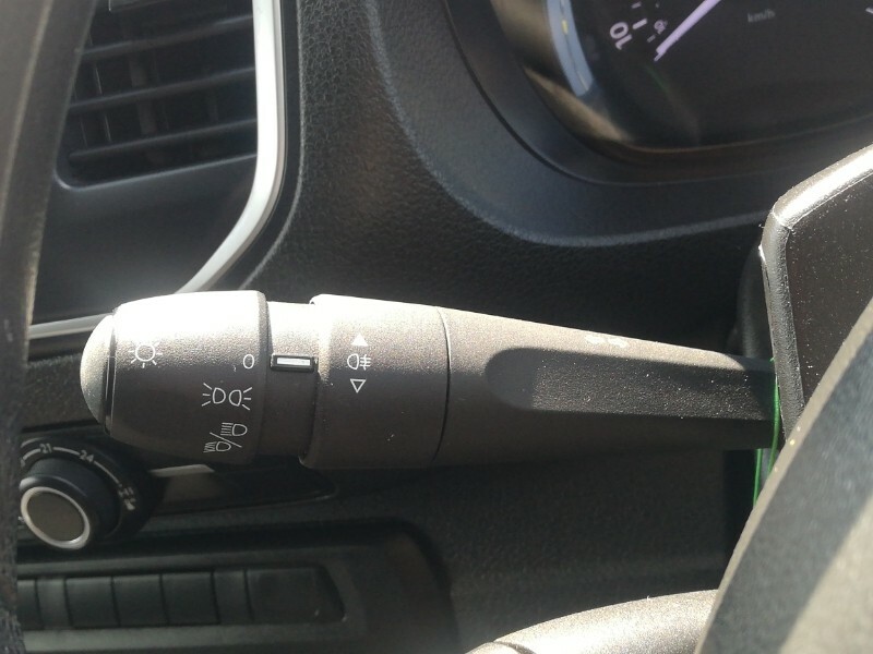 Vauxhall Vivaro Dynamic White #12