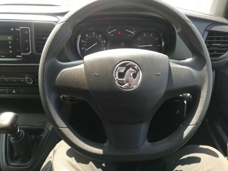 Vauxhall Vivaro Dynamic White #18