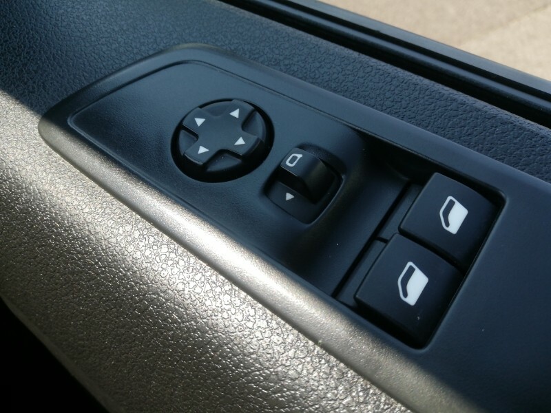 Vauxhall Vivaro Dynamic White #16