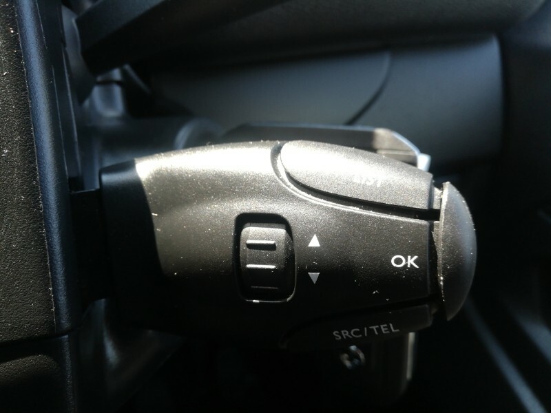 Vauxhall Vivaro Dynamic White #14