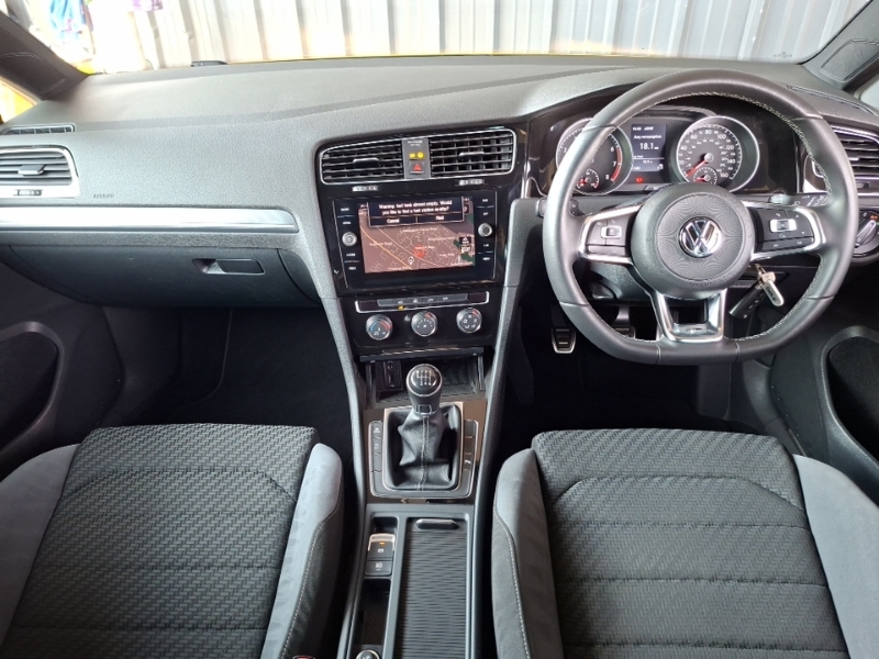 Volkswagen Golf 1.5 Tsi Evo 150 R-line DE18HXX Yellow #3