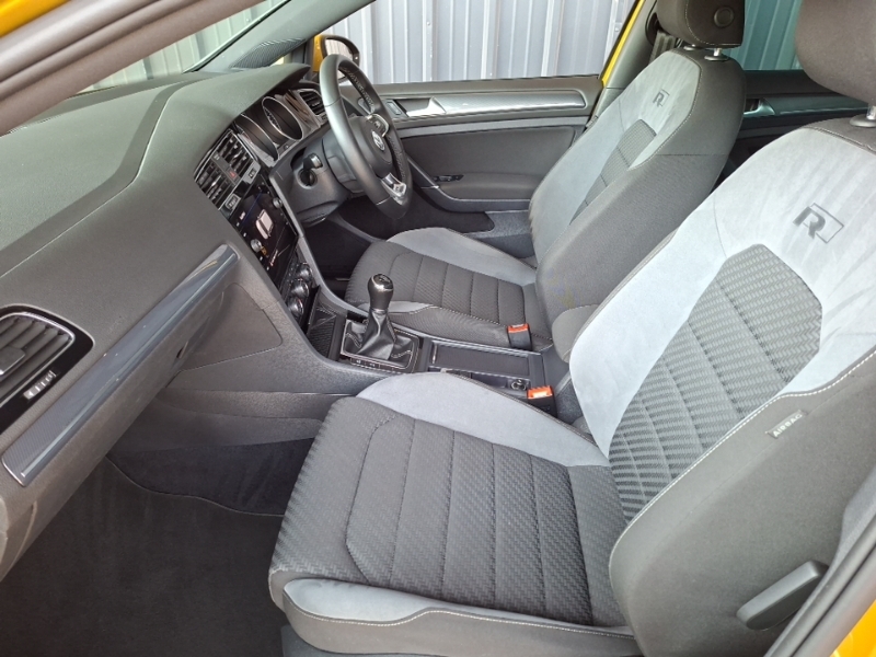 Volkswagen Golf 1.5 Tsi Evo 150 R-line DE18HXX Yellow #5