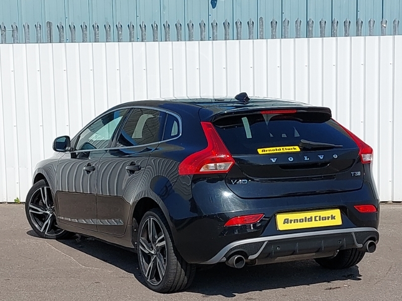 Volvo V40 T3 152 R Design Pro Geartronic Black #2