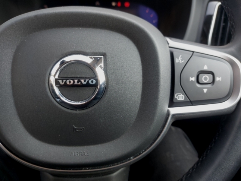 Volvo XC60 B4 D Awd R-design Pro Lounge, Climate, Lig White #13