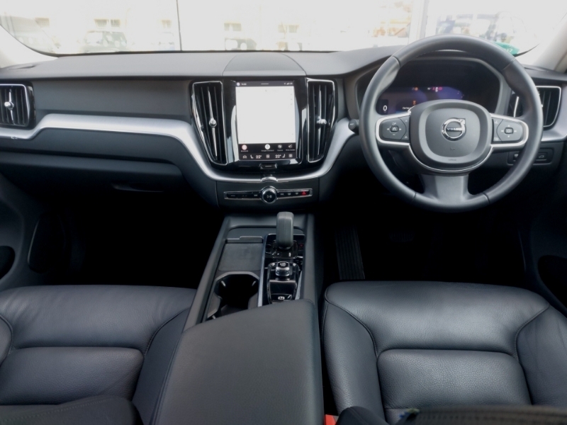 Volvo XC60 2.0 B4d Momentum Awd Geartronic Grey #3