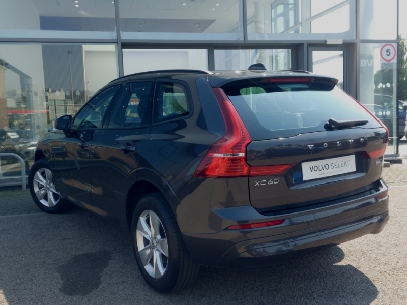 Volvo XC60 2.0 B4d Momentum Awd Geartronic Grey #2