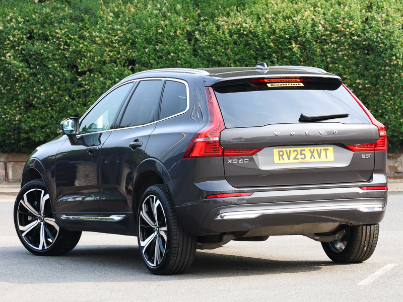 Volvo XC60 2.0 B5p Ultra Dark Awd Geartronic RV25XVT Grey #2