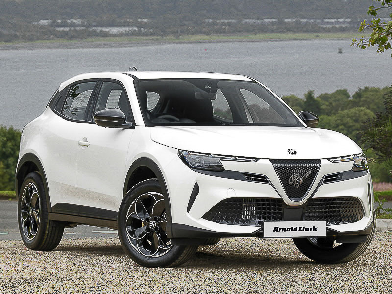 Alfa Romeo Junior 1.2 Turbo 145 Ibrida White
