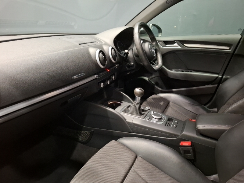 Audi A3 35 Tfsi S Line Black #5