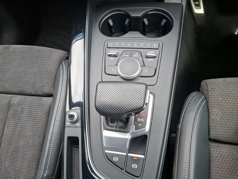 Audi A4 Petrol White #17