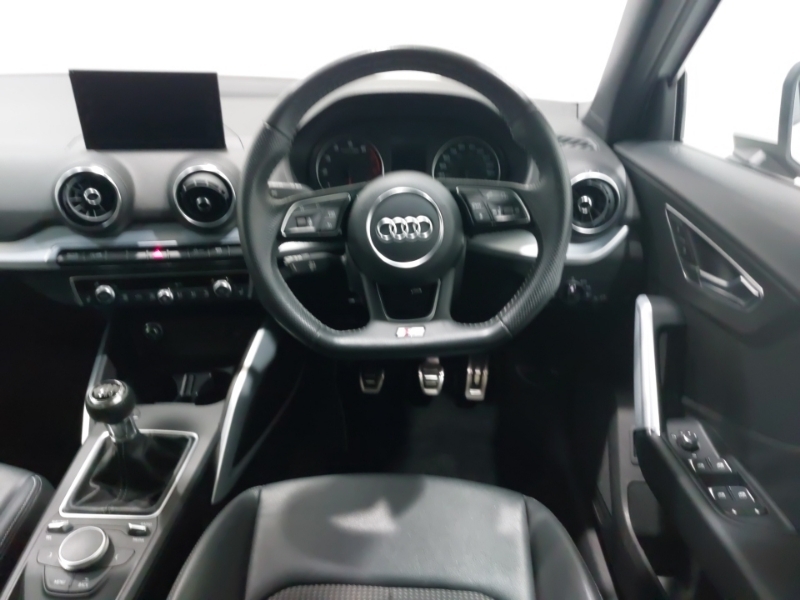 Audi Q2 Sport White #8